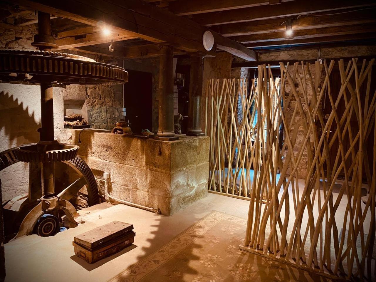 Bed & Breakfast Le Moulin Du Guy, Proche Du Puy Dufou *