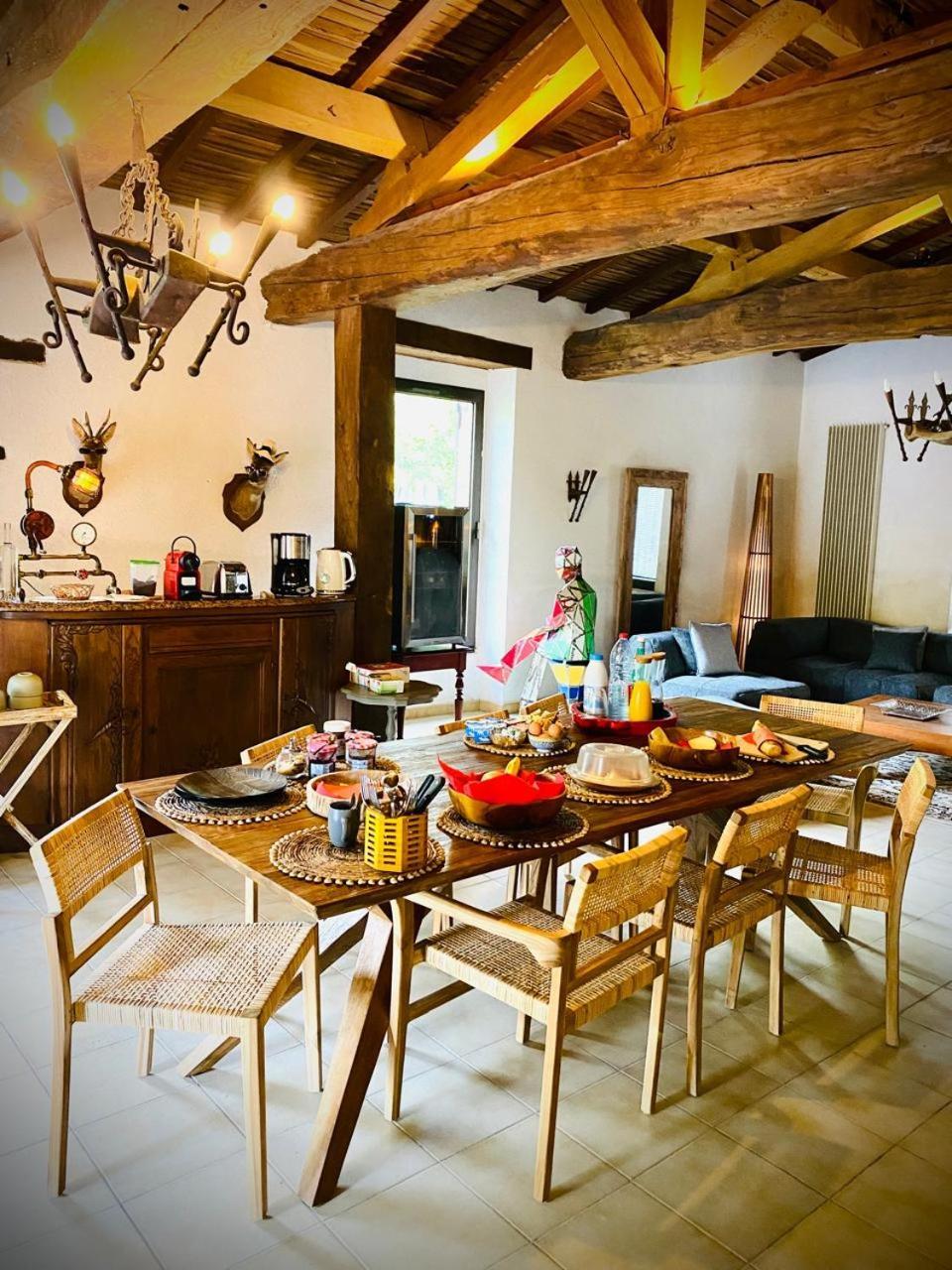 Le Moulin Du Guy, Proche Du Puy Dufou Bed & Breakfast Chanverrie
