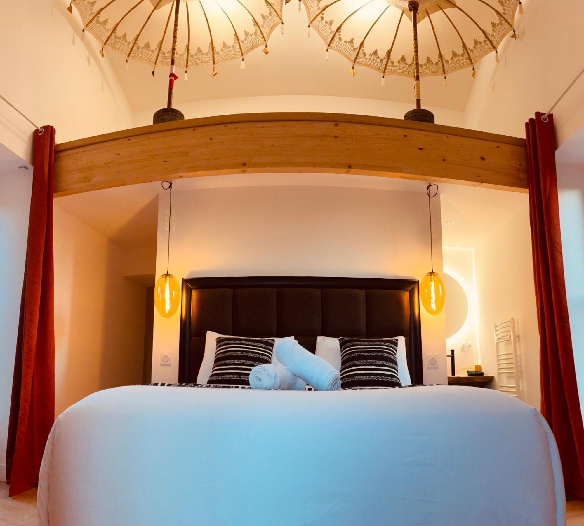 Le Moulin Du Guy, Proche Du Puy Dufou Bed & Breakfast *